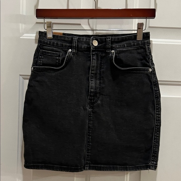 Zara Dresses & Skirts - Zara Black Denim Mini Skirt